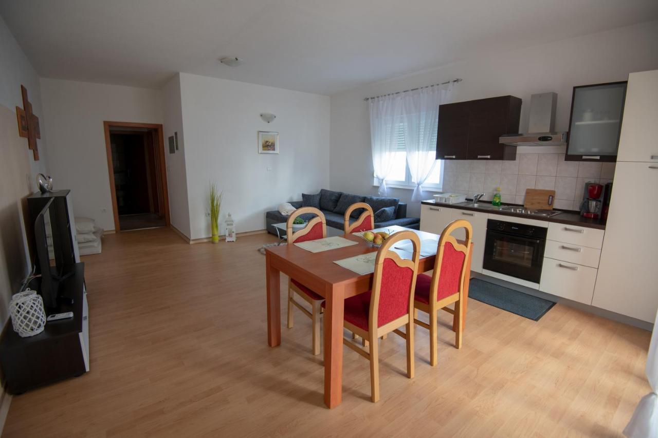 Apartments Mamut Trogir Exterior photo