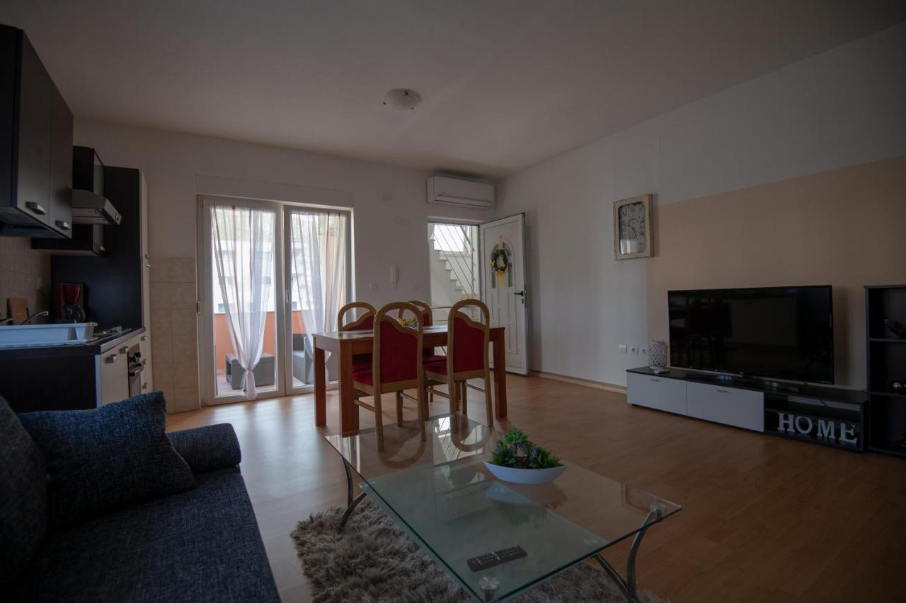 Apartments Mamut Trogir Exterior photo