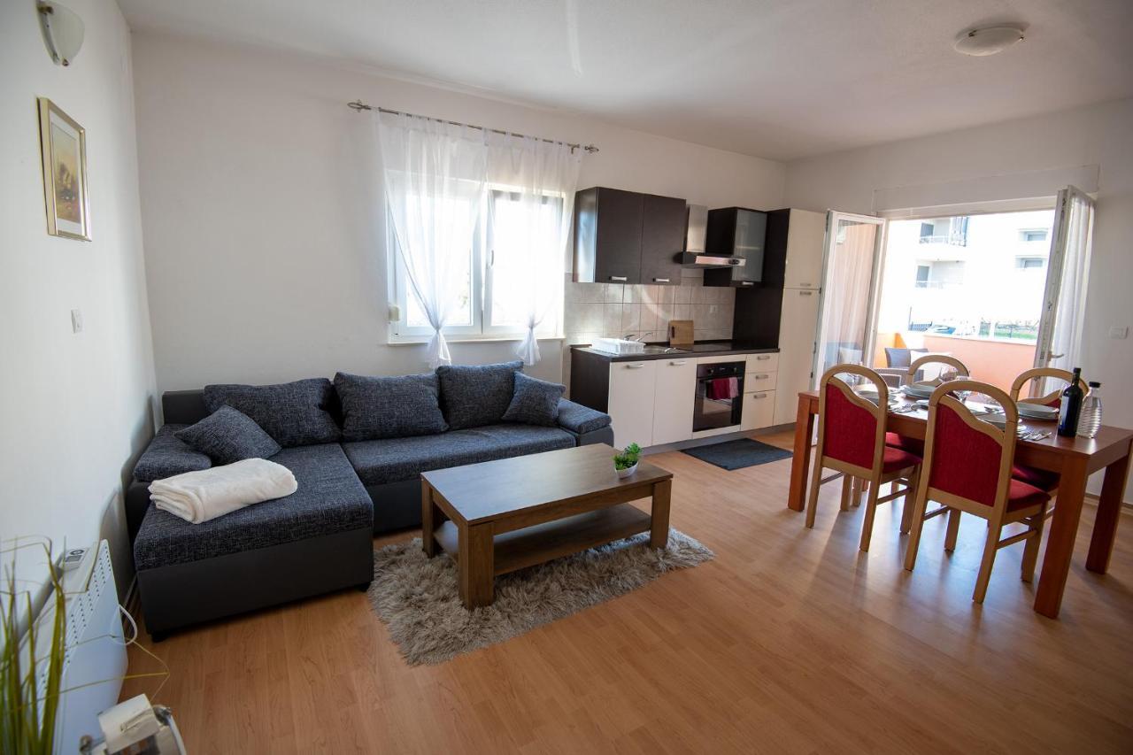 Apartments Mamut Trogir Exterior photo