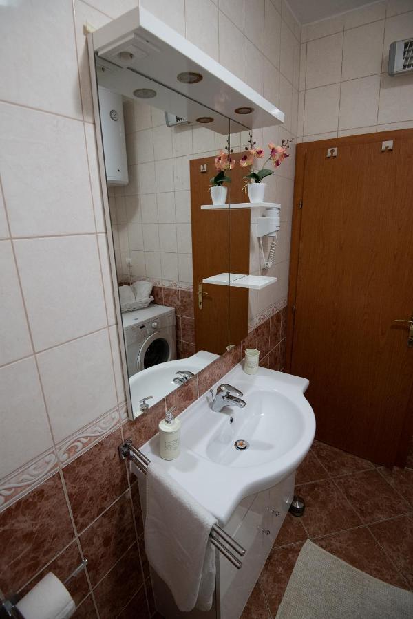 Apartments Mamut Trogir Exterior photo